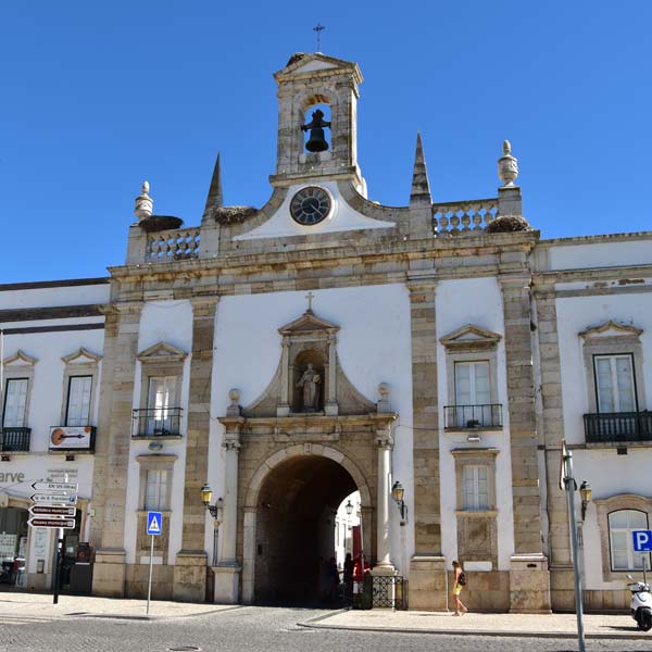 Der Arco da Vila Faro