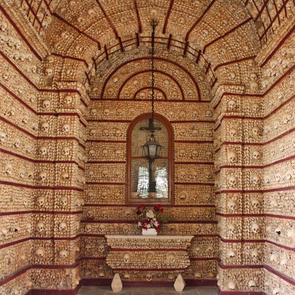 Capela dos Ossos faro