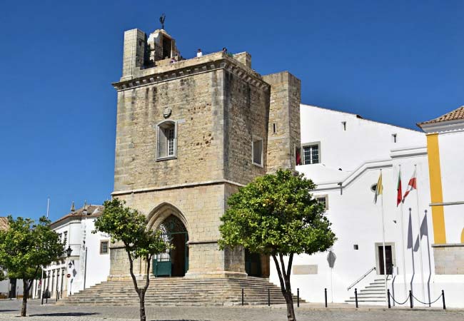 Clocher de la cathédrale de Faro