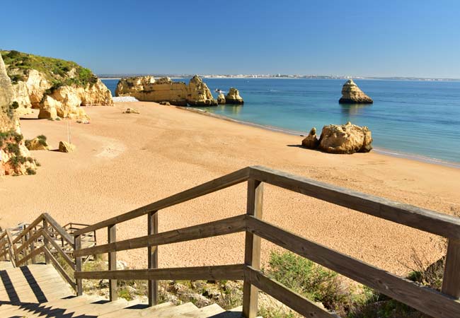 Lagos in inverno: spiagge deserte, ma non abbastanza calde per prendere il sole