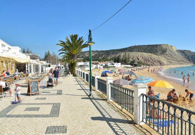 Families with toddles and babies algarve