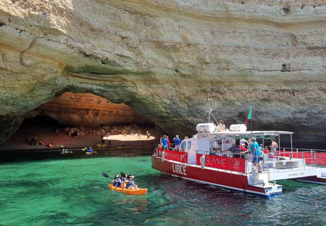 tour boat to Benagil caves