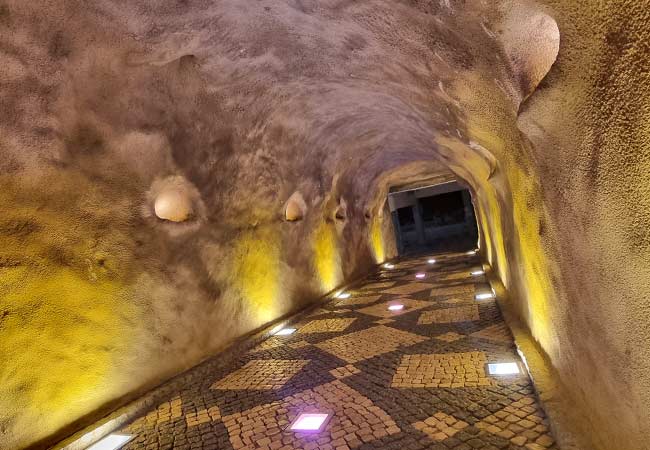 Albufeira tunnel at night