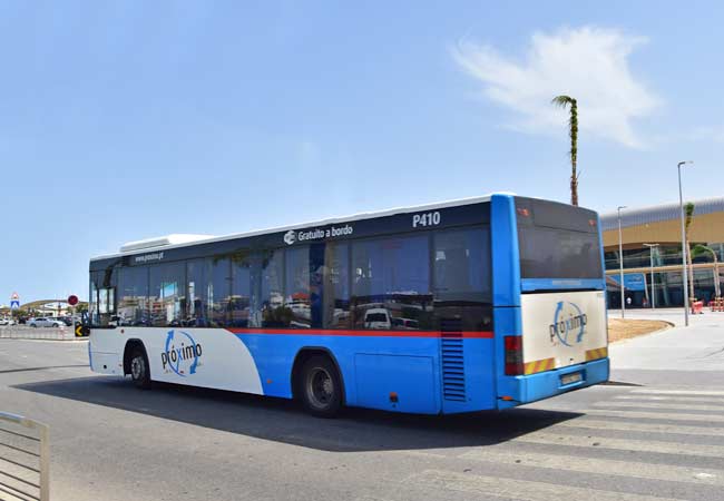 Le bus n°16 de l’aéroport vers le centre-ville de Faro.