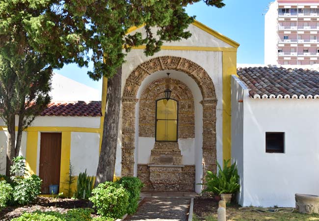 altar con huesos, Faro