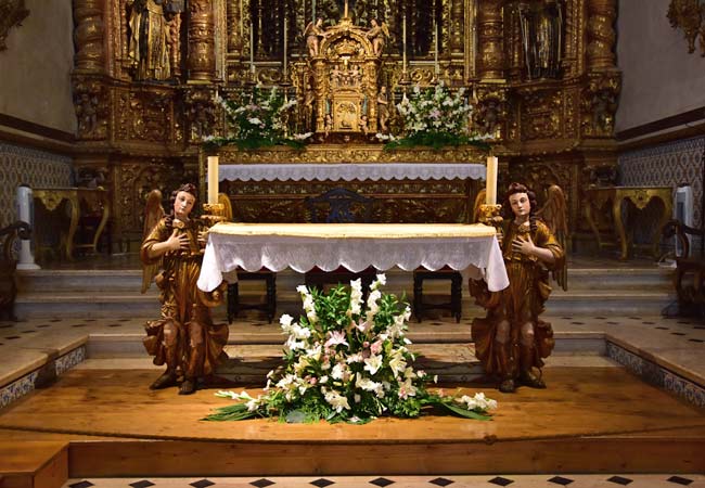 Largo do Carmo altar