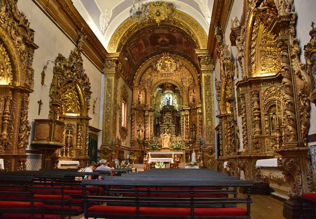 L’interno dell’Igreja do Carmo