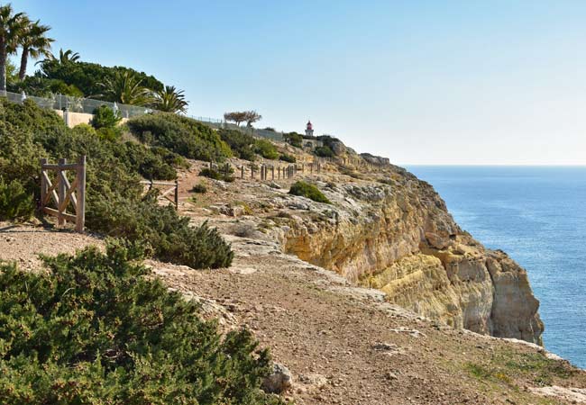 Percurso dos Sete Vales Suspensos cliffs