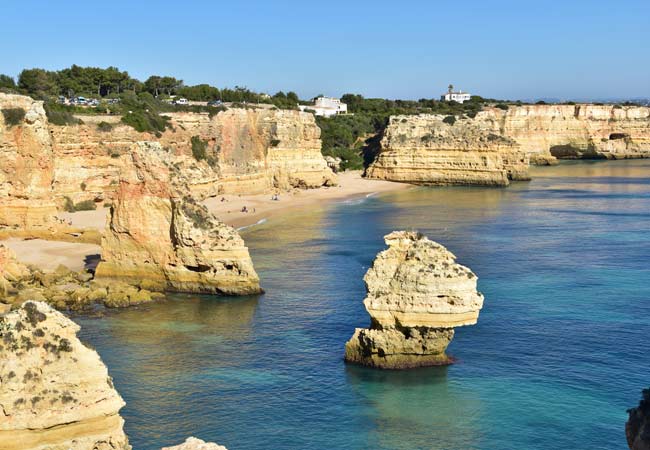 Praia da Marinha beach