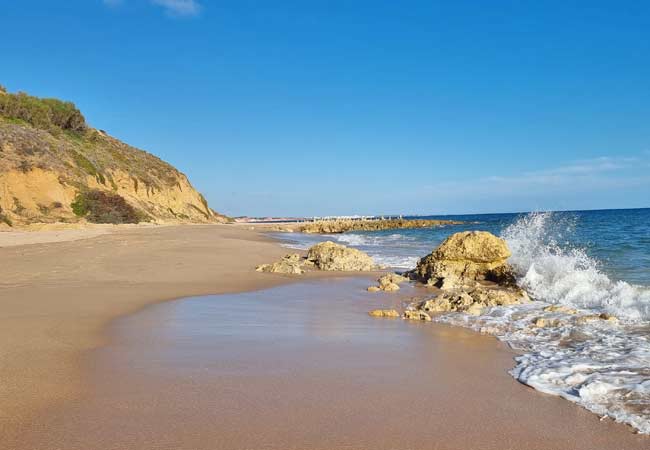 Praia da Oura Leste east beach