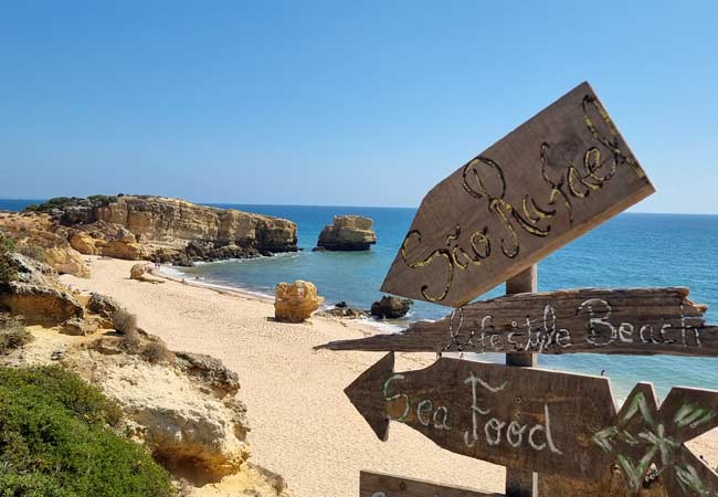 Praia de São Rafael sandy beach