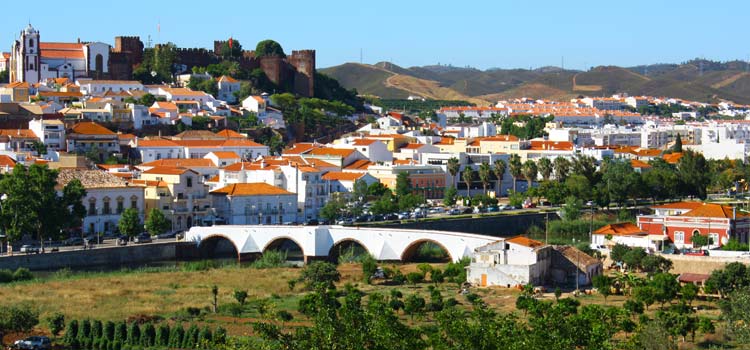 La preciosa población de Silves y el imponente castillo