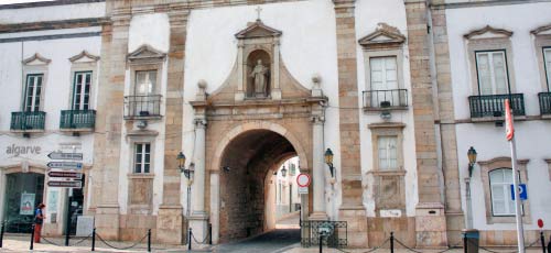 O Arco da Vila do século XIX